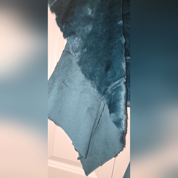 True Teal BLUE Faux Fur Vest - Picture 4 of 6